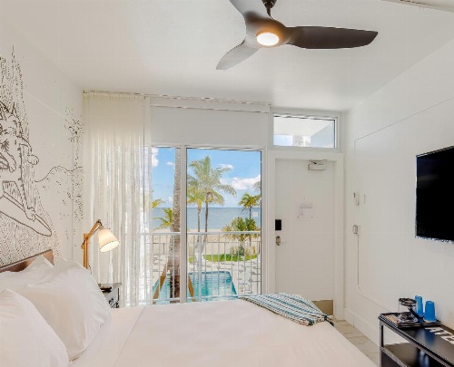 Plunge Beach Hotel image 11