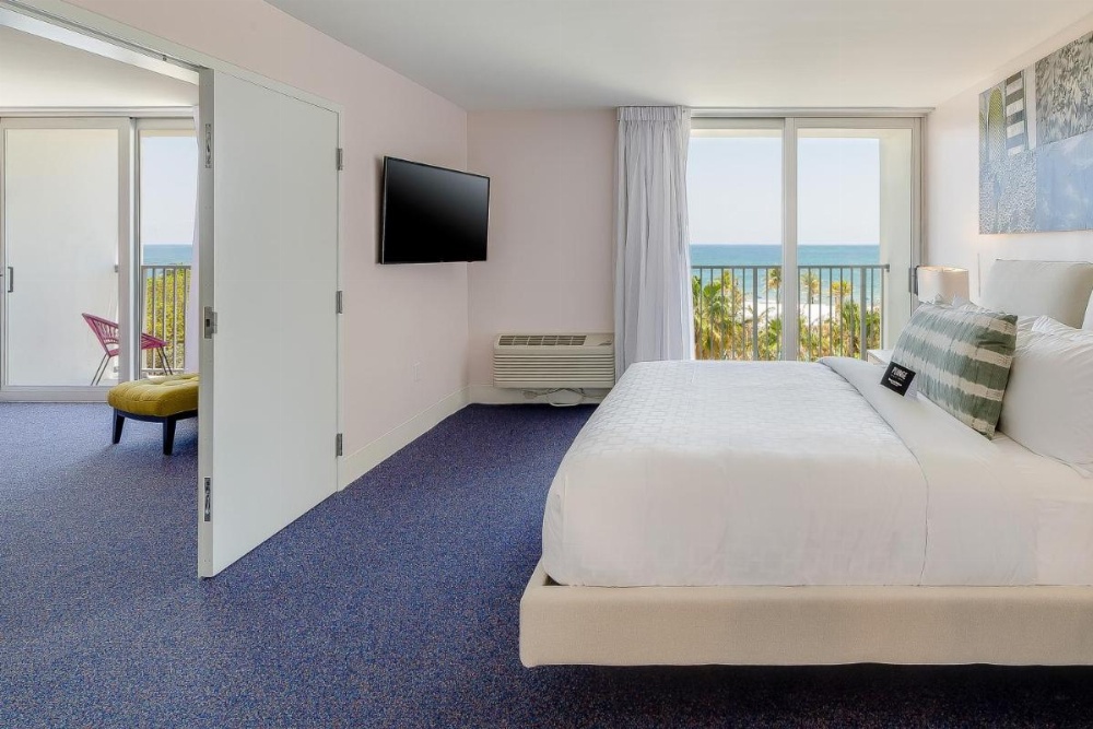 Plunge Beach Hotel Image 36